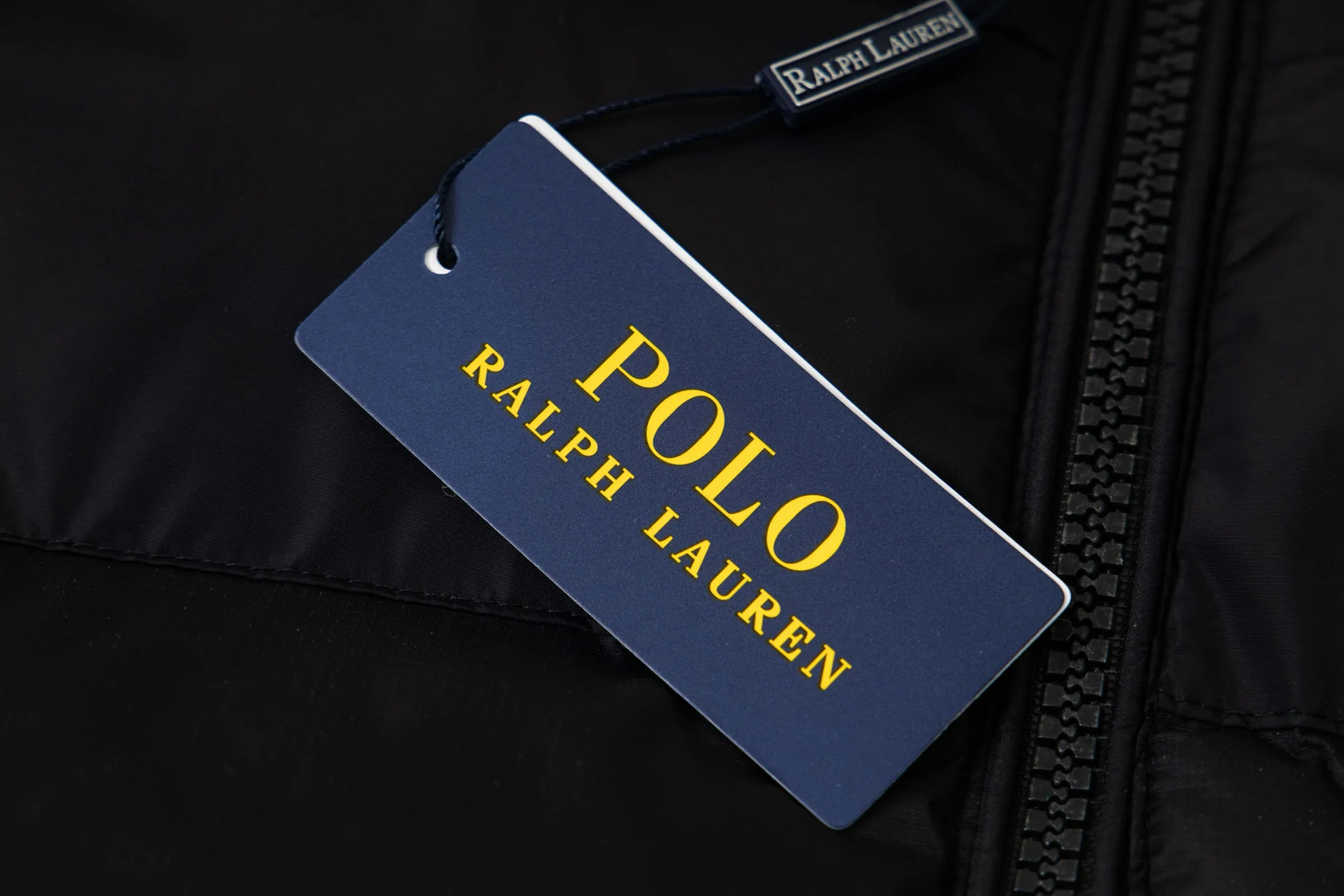 Actual shot of black details # P370